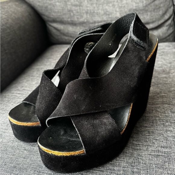 Pedro Garcia
Denia Crossover Wedge Sandals Size 9 - Picture 3 of 14